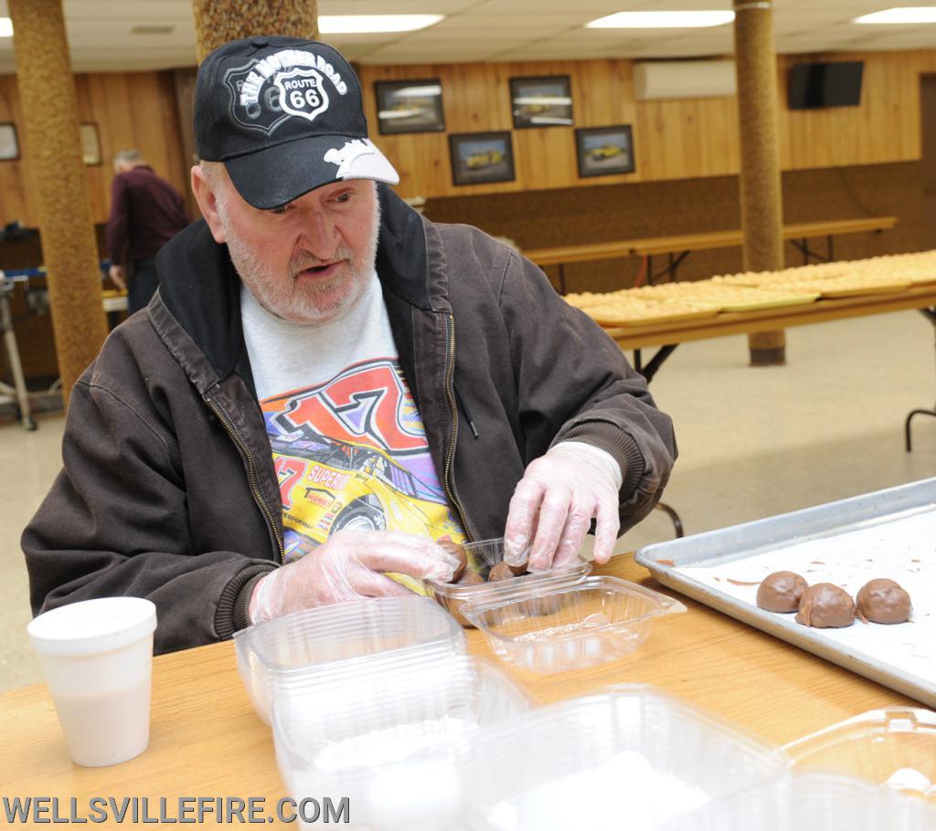 11/2/20 making chocolate covered pretzels and chocolate peanut butter balls. photos by curt werner