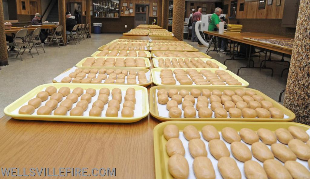 Making Easter Eggs on Monday, March 16.  photos by curt werner