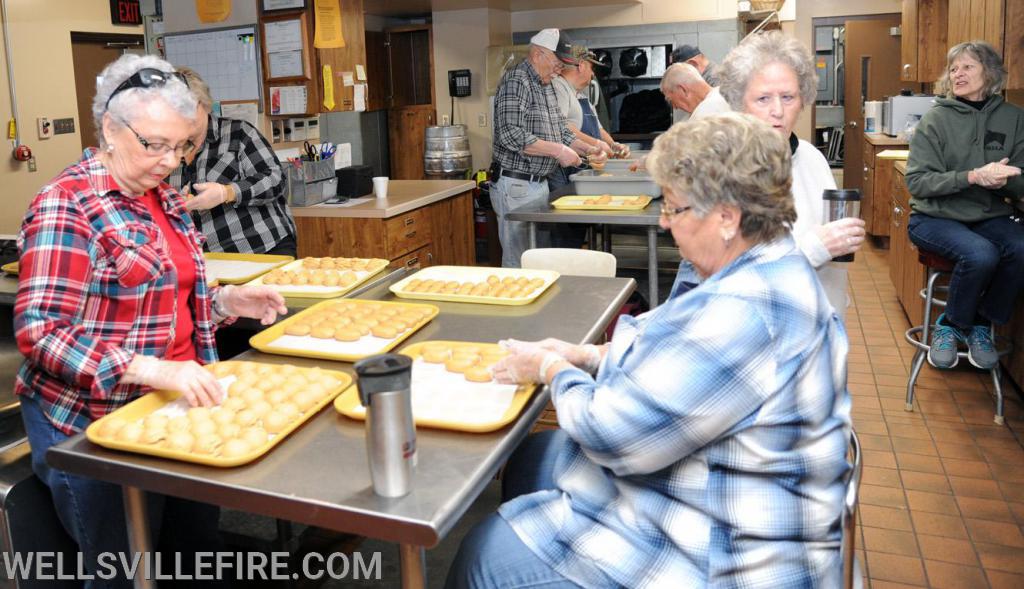 Making Easter Eggs on Monday, March 16.  photos by curt werner